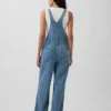 Mono de denim ultrasuave de corte holgado