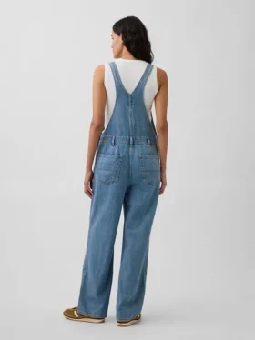 Mono de denim ultrasuave de corte holgado