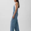 Mono de denim ultrasuave de corte holgado