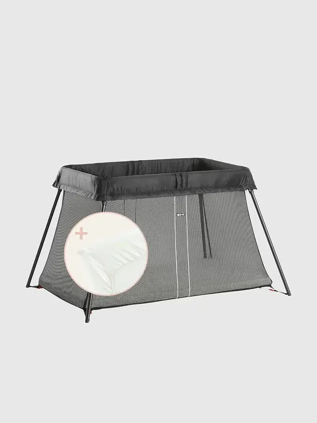 Pack de cuna de viaje Babybjorn Light y sábana bajera
