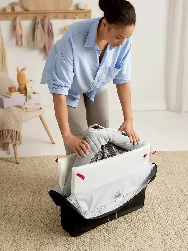 Pack de cuna de viaje Babybjorn Light y sábana bajera