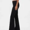 Pantalones acampanados de punto doble de talle bajo