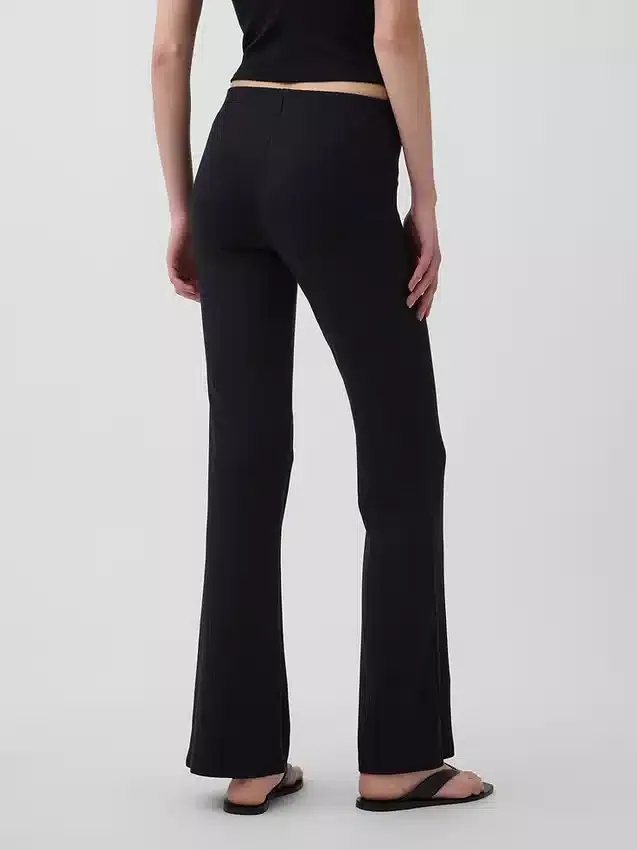 Pantalones acampanados modernos de canalé ancho