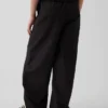 Pantalones anchos de niño con doble costura en las rodillas