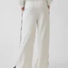 Pantalones anchos y cómodos para niños