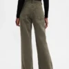 Pantalones caqui acampanados de talle bajo y corte holgado