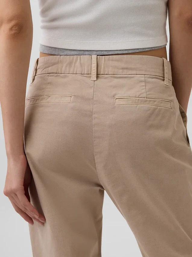 Pantalones caqui de talle medio