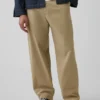 Pantalones caqui holgados de estilo moderno
