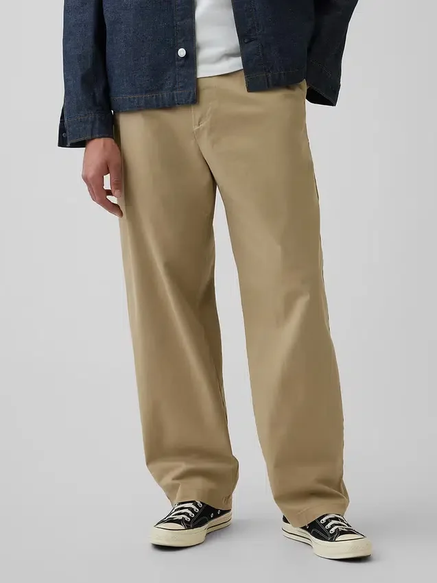 Pantalones caqui holgados de estilo moderno