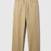 Pantalones caqui holgados de estilo moderno