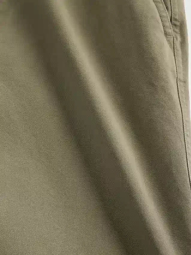 Pantalones caqui holgados de sarga gruesa estilo años 90