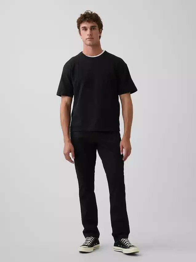 Pantalones caqui modernos de corte ajustado