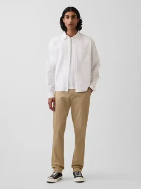 Pantalones caqui modernos de corte ajustado