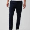 Pantalones caqui modernos de corte ajustado