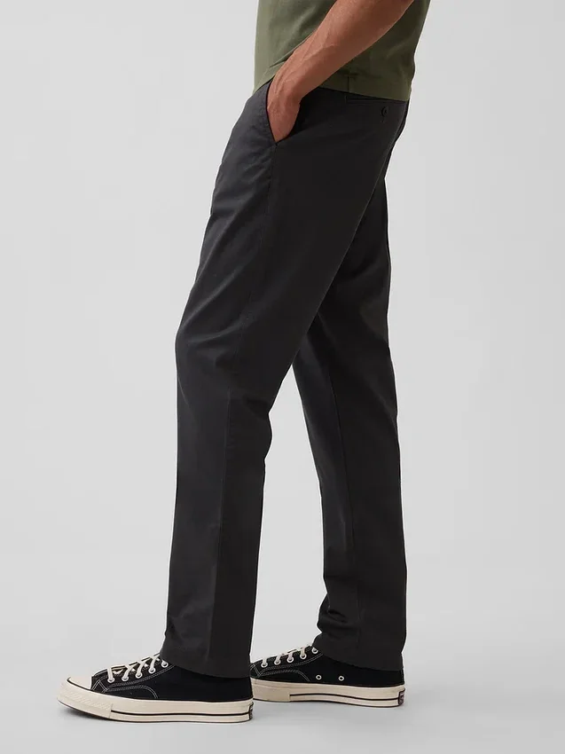 Pantalones caqui modernos de corte ajustado