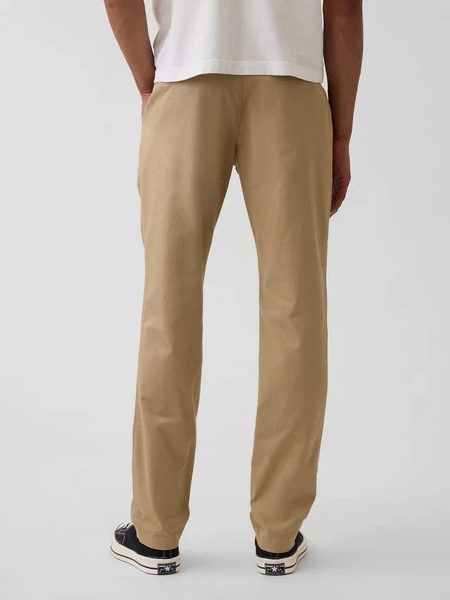 Pantalones caqui modernos de corte ajustado