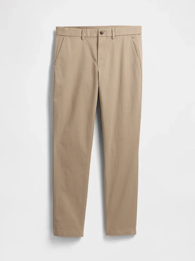 Pantalones caqui modernos de corte ajustado
