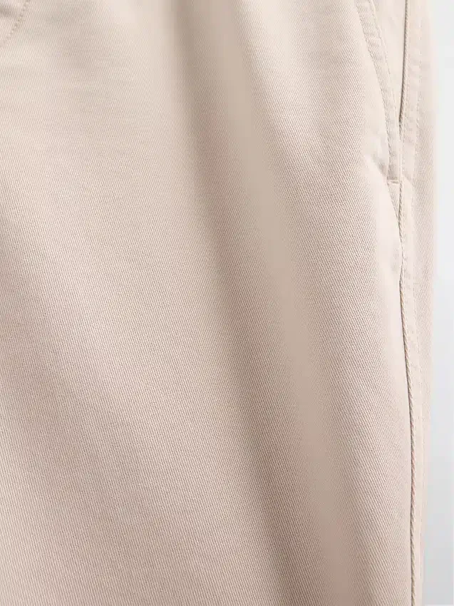 Pantalones caqui rectos de corte holgado en sarga de peso pesado