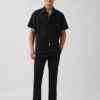 Pantalones caqui rectos modernos