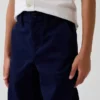 Pantalones caqui rectos y holgados de estilo «uniforme moderno» para niños