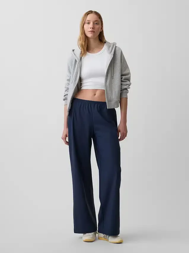 Pantalones cómodos de talle bajo GapFit Tech