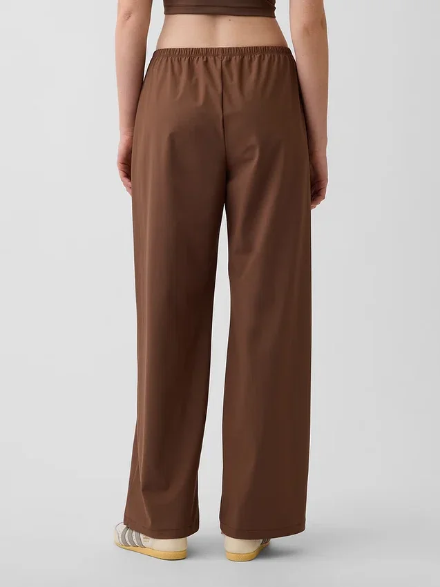 Pantalones cómodos de talle bajo GapFit Tech