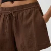Pantalones cortos cómodos de gasa de algodón de talle medio (4")