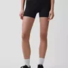 Pantalones cortos de ciclismo GapFit Smooth de 4"