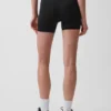 Pantalones cortos de ciclismo GapFit Smooth de 4"