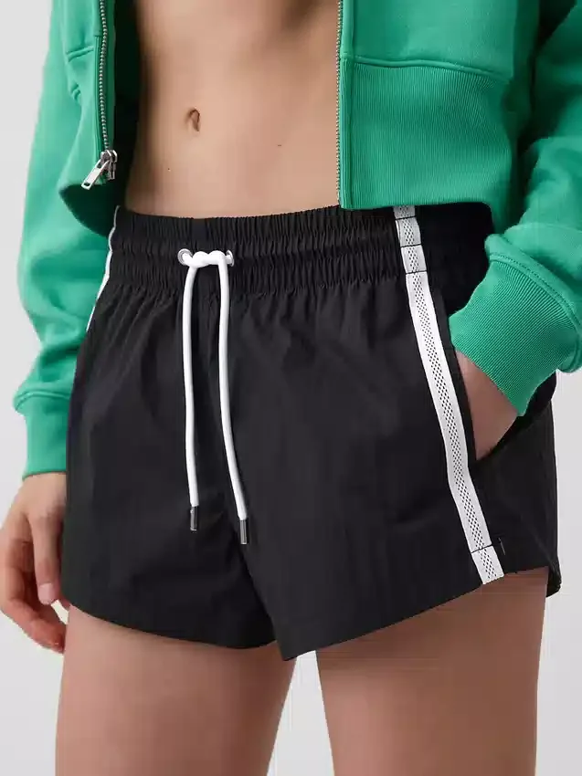 Pantalones cortos de deporte de 2,5"