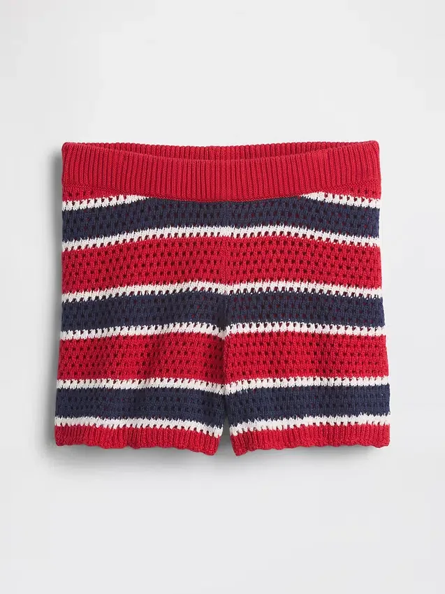 Pantalones cortos de ganchillo a rayas para niño