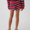 Pantalones cortos de ganchillo a rayas para niño