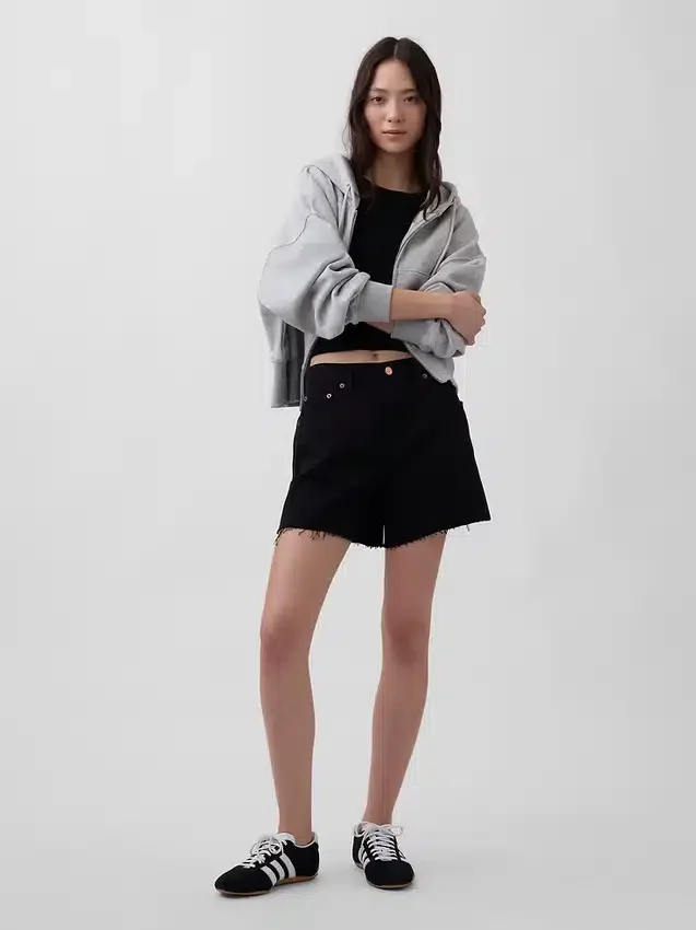 Pantalones cortos de talle medio ultrasuaves y holgados con bajo recortado de 4"