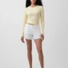 Pantalones cortos de talle medio ultrasuaves y holgados con bajo recortado de 4"