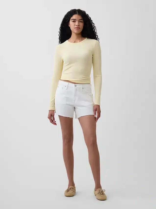 Pantalones cortos de talle medio ultrasuaves y holgados con bajo recortado de 4"