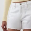 Pantalones cortos de talle medio ultrasuaves y holgados con bajo recortado de 4"