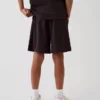Pantalones cortos deportivos de malla para niños de 8"