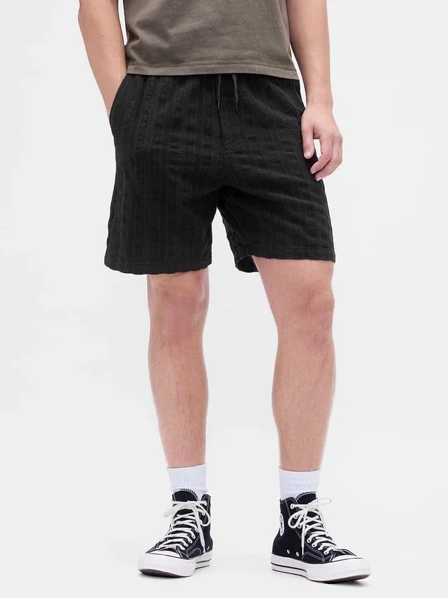 Pantalones cortos «Easy» texturizados de 7"