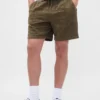Pantalones cortos «Easy» texturizados de 7"