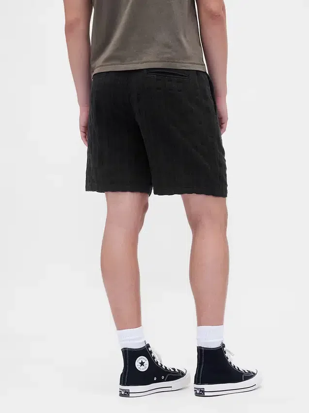 Pantalones cortos «Easy» texturizados de 7"