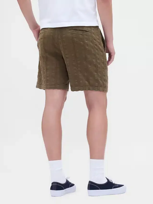 Pantalones cortos «Easy» texturizados de 7"
