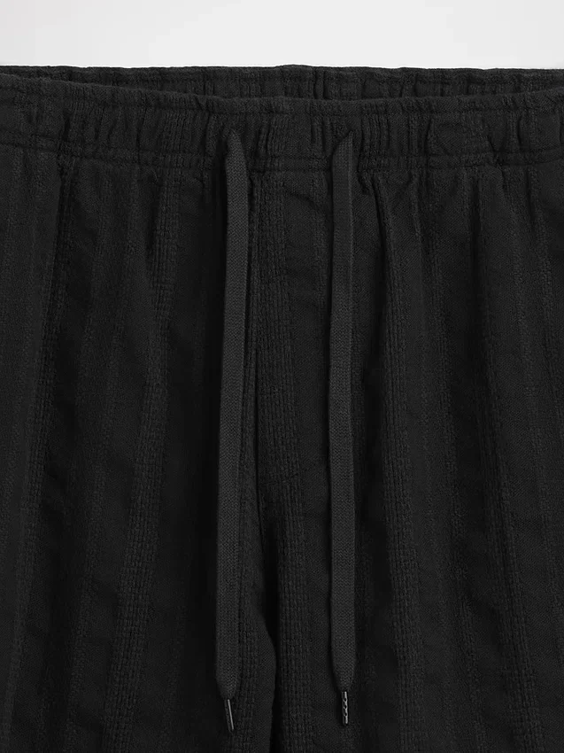 Pantalones cortos «Easy» texturizados de 7"