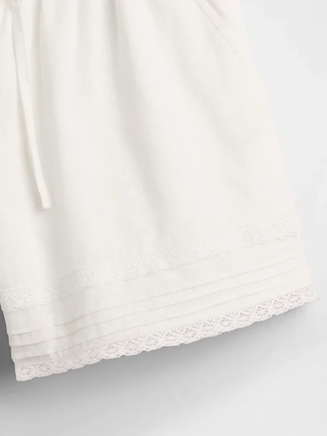 Pantalones cortos infantiles de lino y algodón con ribete de encaje