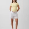 Pantalones cortos premamá fáciles de poner por debajo de la barriga