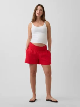Pantalones cortos premamá fáciles de poner por debajo de la barriga