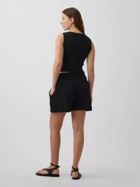 Pantalones cortos premamá fáciles de poner por debajo de la barriga