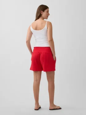 Pantalones cortos premamá fáciles de poner por debajo de la barriga