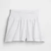 Pantalones cortos premamá fáciles de poner por debajo de la barriga