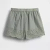 Pantalones cortos sin cremallera con dobladillo de ojales para bebés y niños pequeños