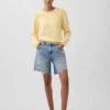 Pantalones cortos tipo bermudas de denim holgados de talle medio, de 8"
